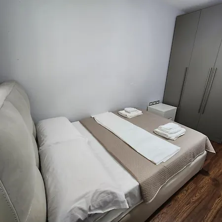 Apartment Sweet Luxury Tirana Exterior photo